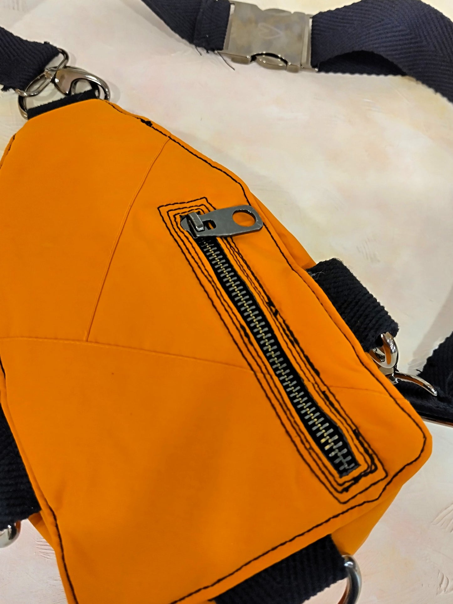 Mochila multiposición naranja