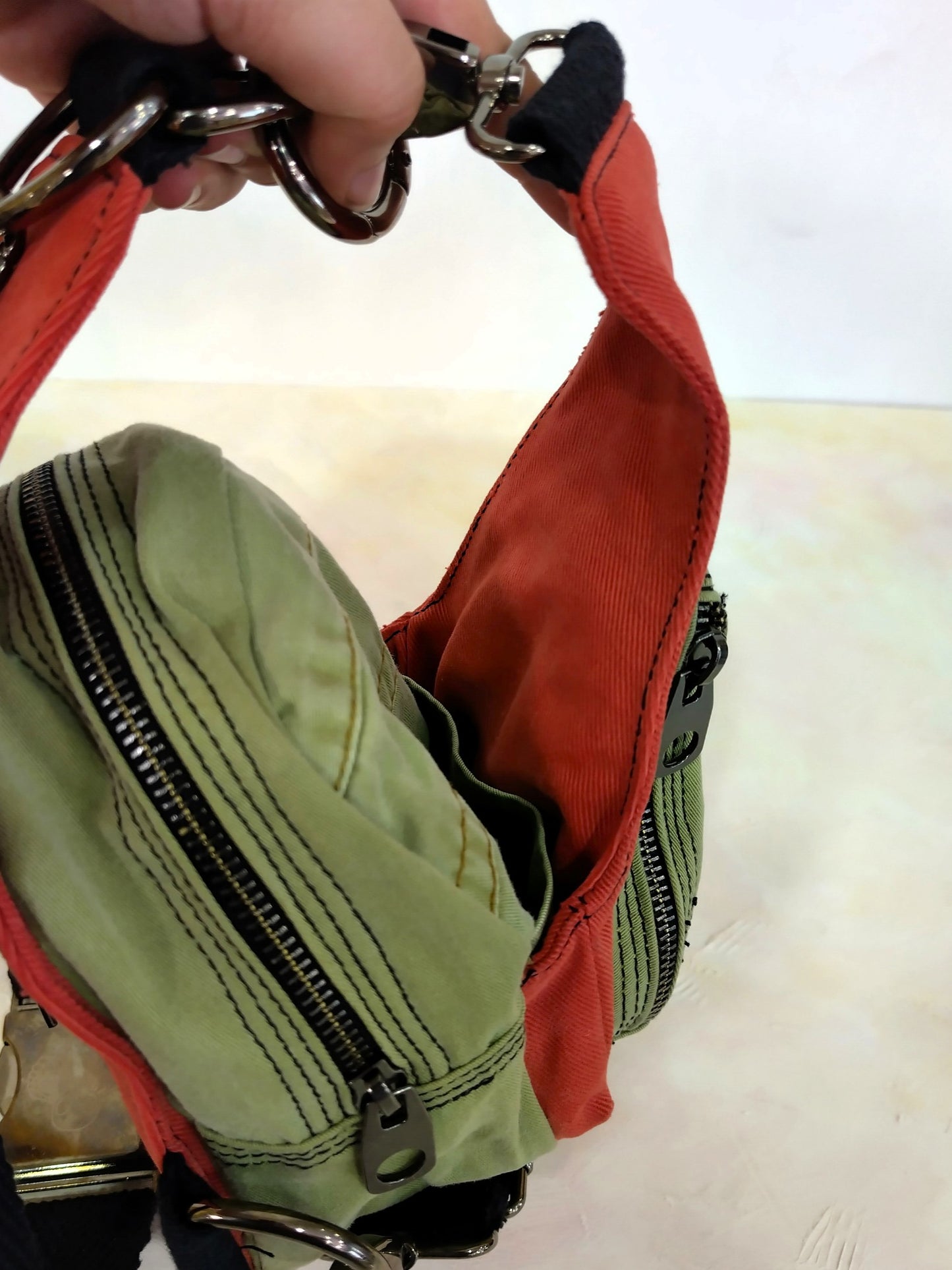 Mochila multiposición vaquera verde y naranja